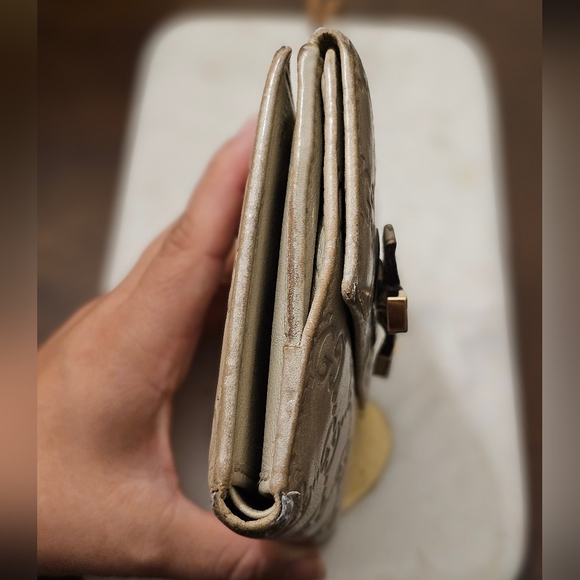 Authentic Gucci wallet with bow - Picture 9 of 13
